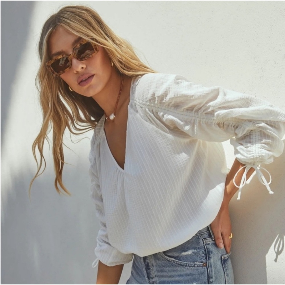 ASTR The Label White Puff Sleeve Top Boho Peasant Blouse Ruched Tie Sleeve Sz M